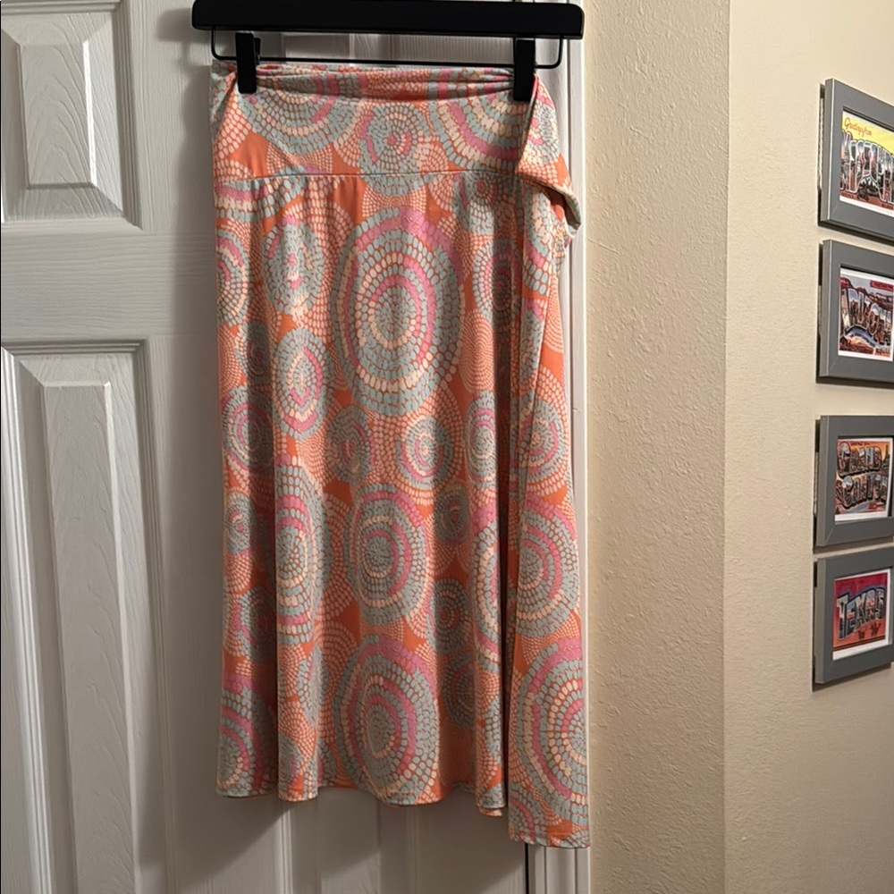 Like New, LuLa Roe Stylish Multicolor Patterned Skirt - Size Large